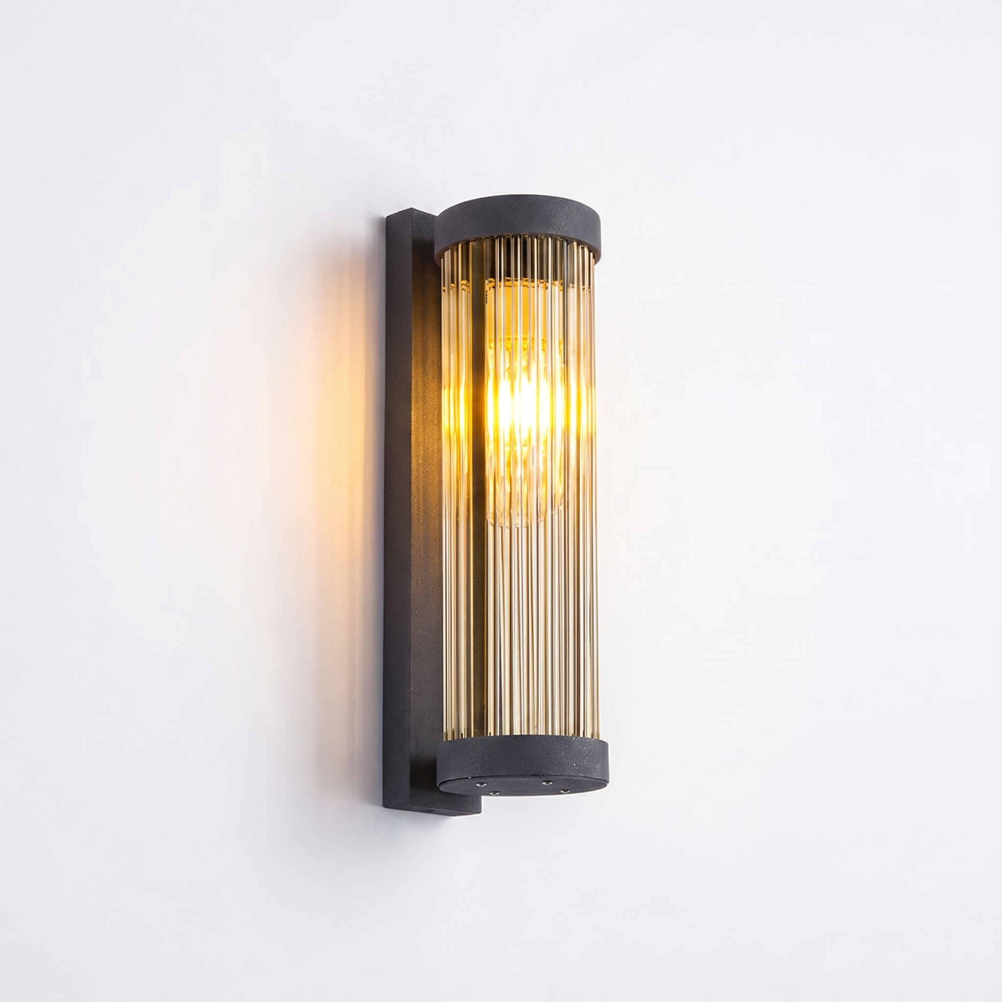 Modern Outdoor Wall Lantern – Waterproof E27 LED Wall Light for Garden, Porch & Exterior Wall