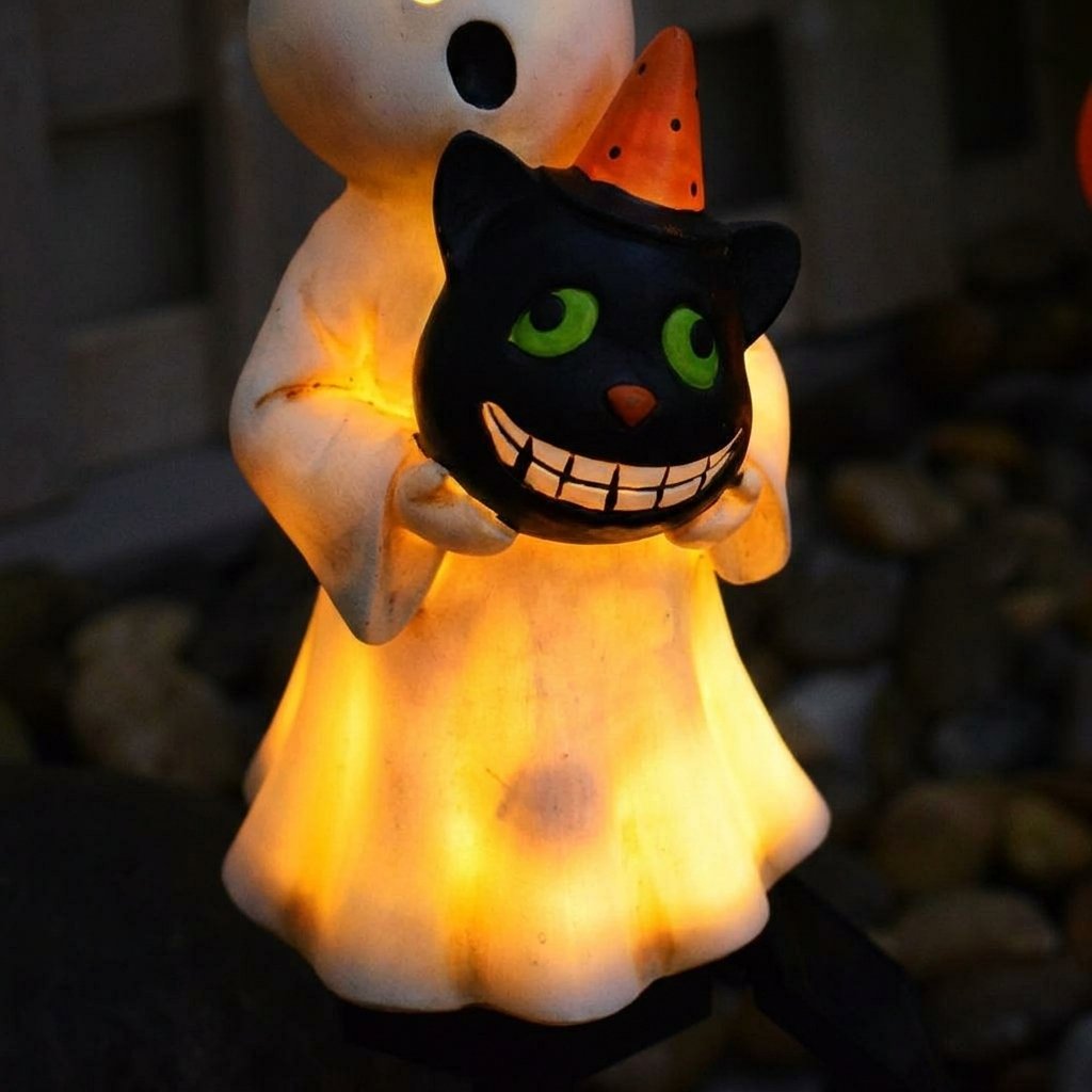 Halloween Solar Garden Stake Light – Resin Character Design with Auto On/Off
