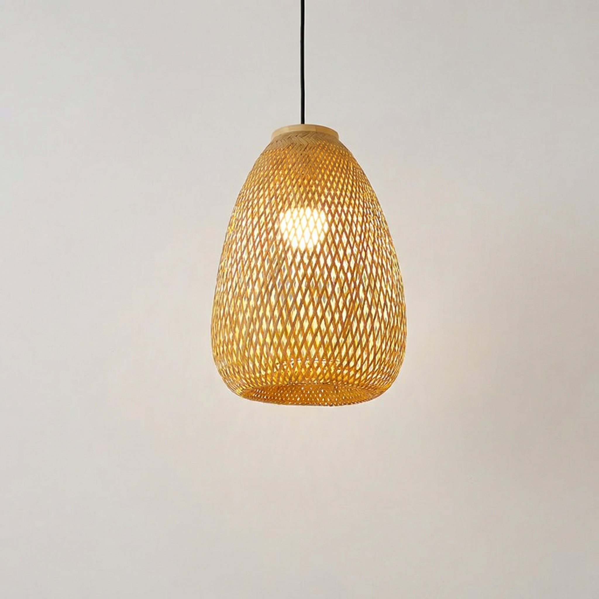 Handwoven Natural Rattan Ceiling Lamp Bamboo Pendant Light