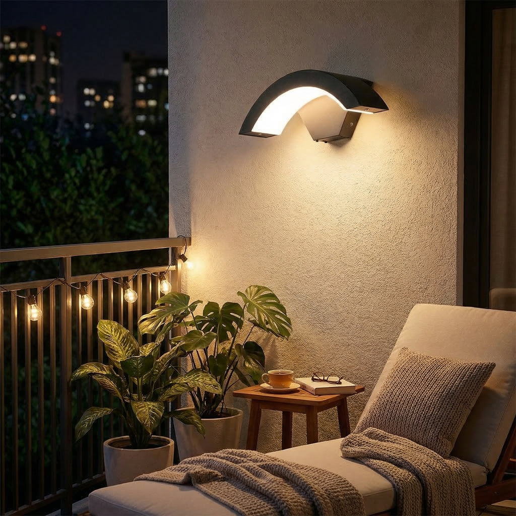 Modern Curved LED Outdoor Wall Light 24W