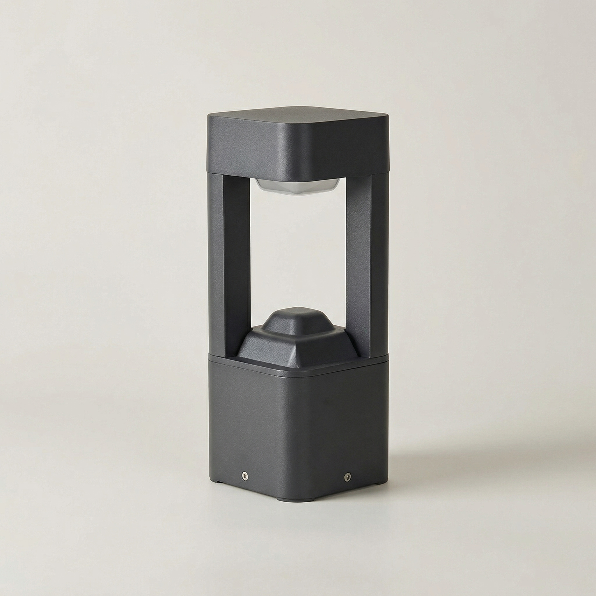 Outdoor LED Lawn Light – Waterproof Modern Landscape Pathway Lamp for Courtyard & Villa